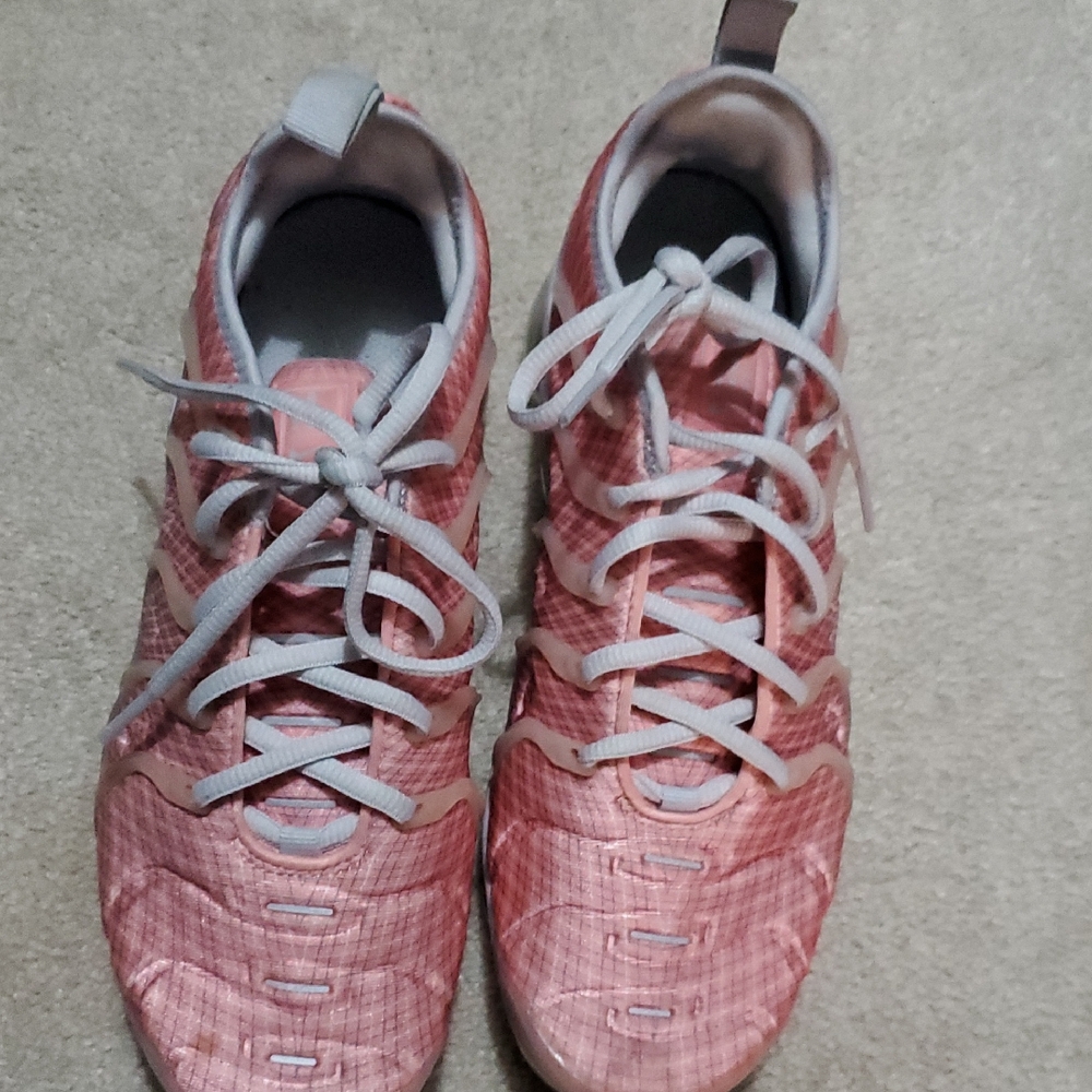 Nike Women's Pink and White Athletic Shoes